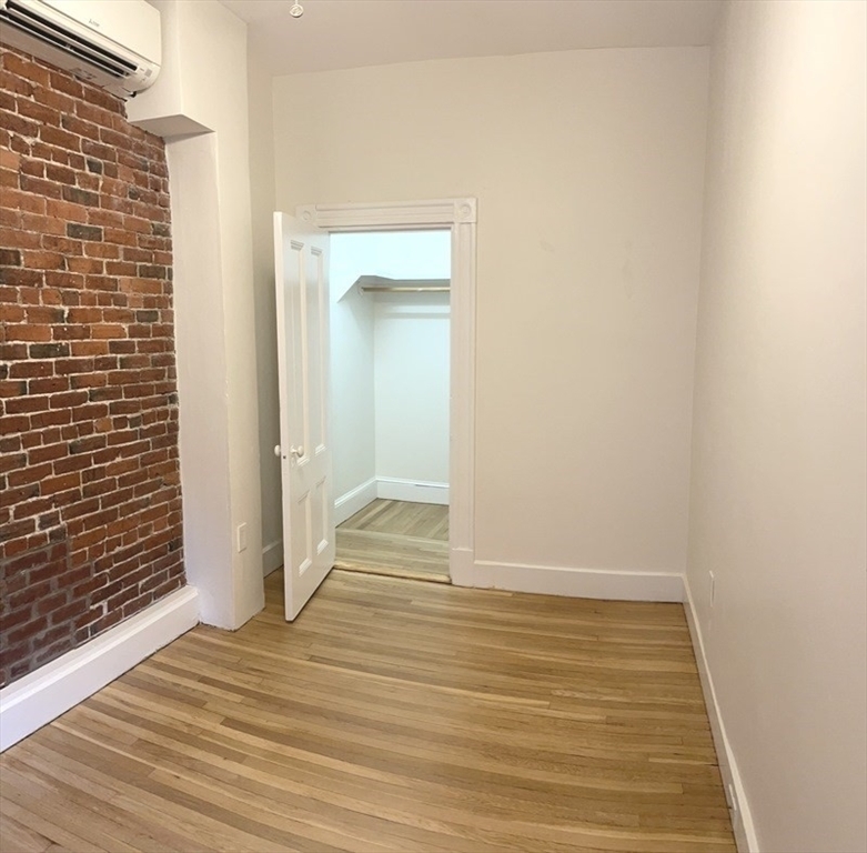 174 Newbury Street - Photo 8