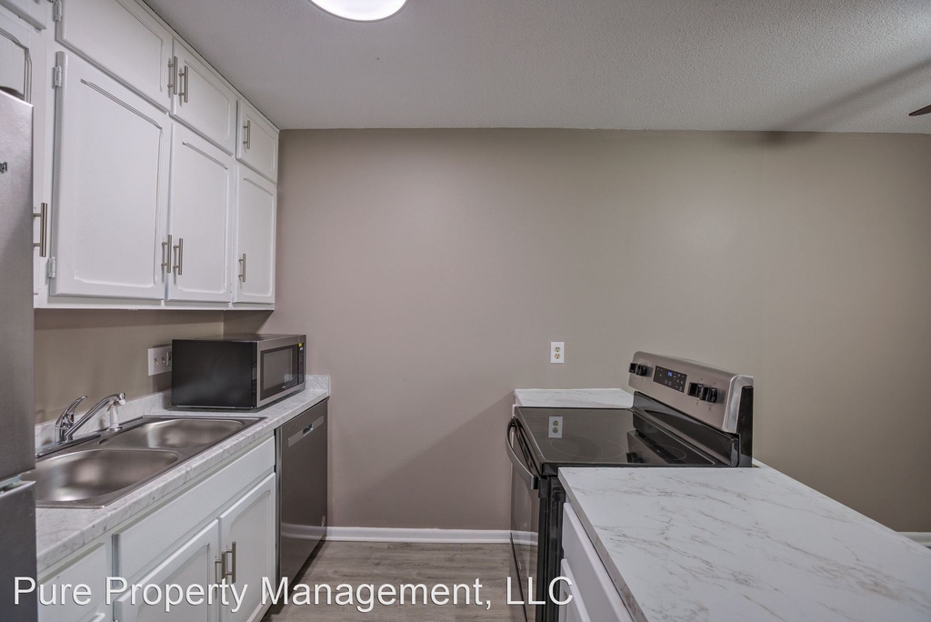 12775 Woodcrest Plaza - Photo 2