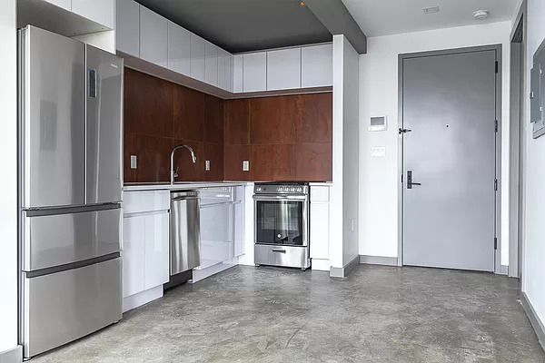 410 Tompkins Avenue - Photo 1