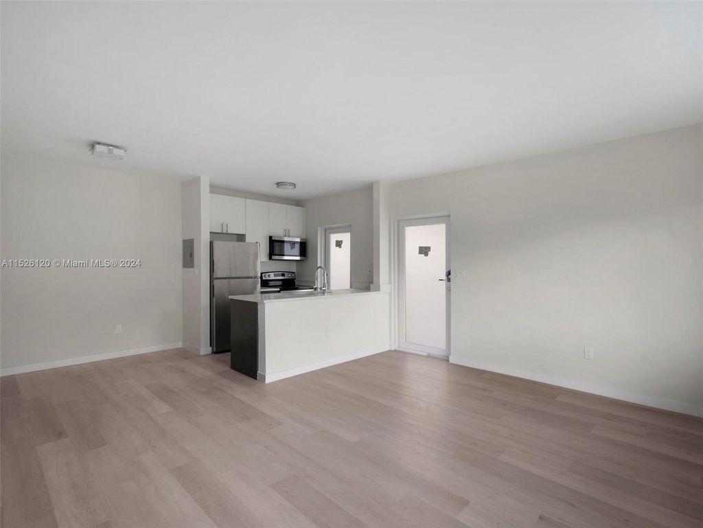 1525 Michigan Ave - Photo 6