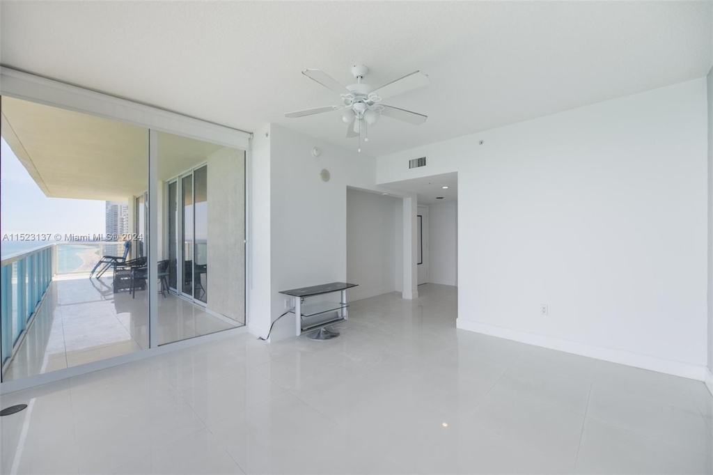 16699 Collins Ave - Photo 22