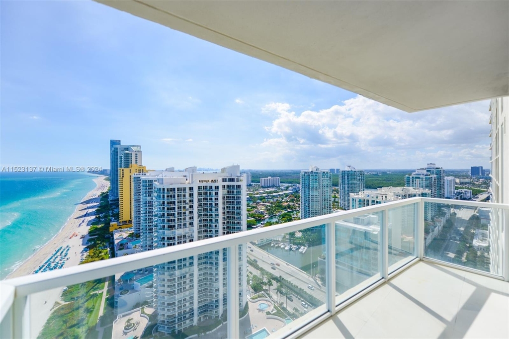 16699 Collins Ave - Photo 3