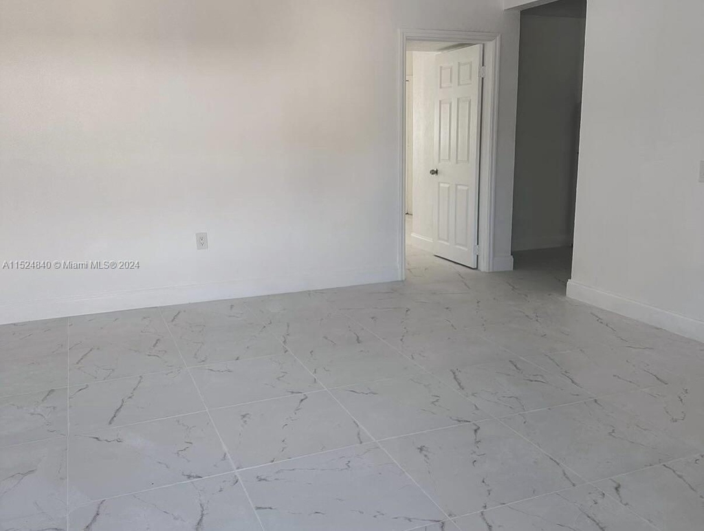 8545 Harding Ave - Photo 4