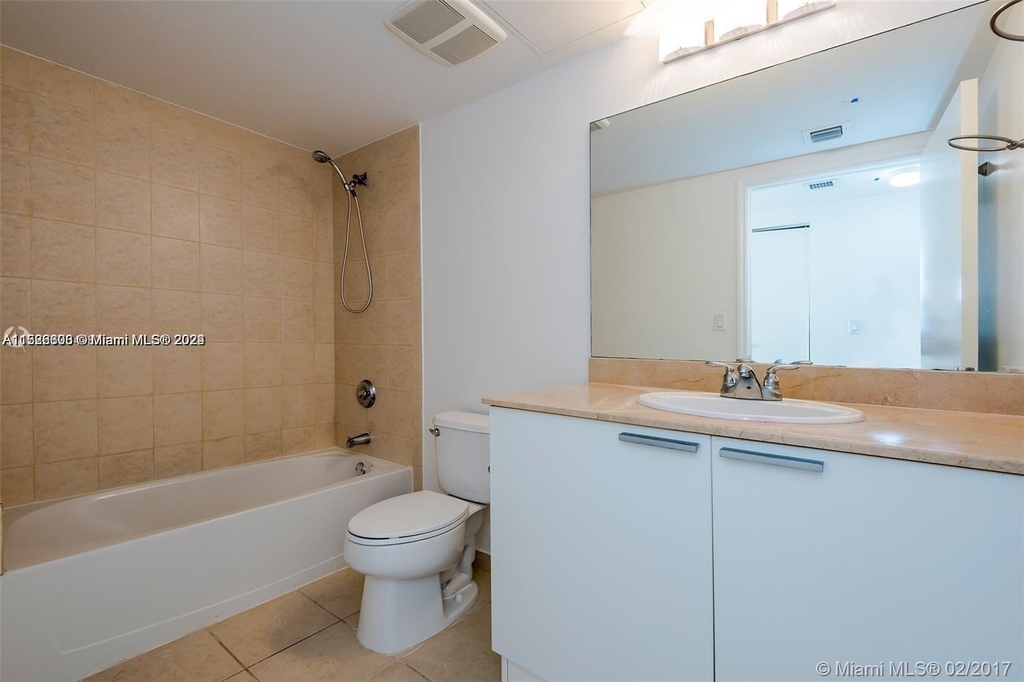 16699 Collins Ave - Photo 9