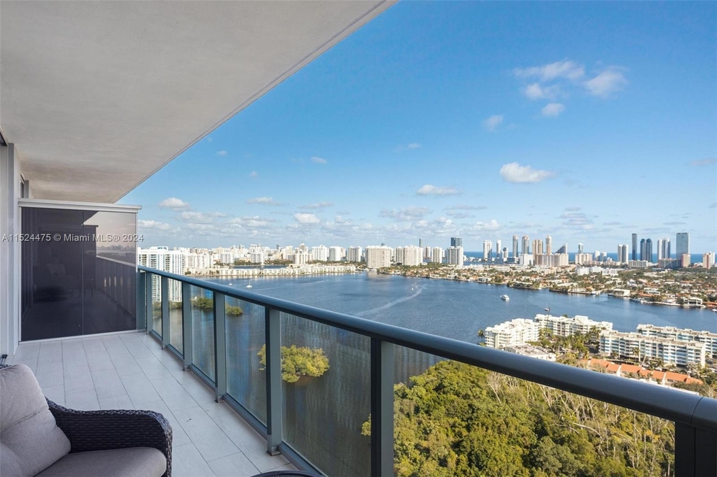 16385 Biscayne Blvd - Photo 4