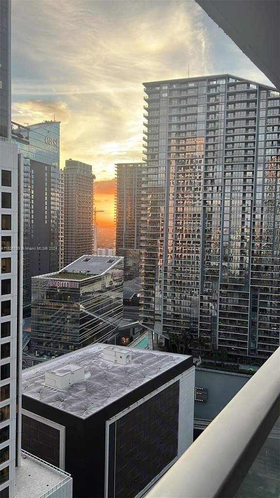 500 Brickell Ave - Photo 0