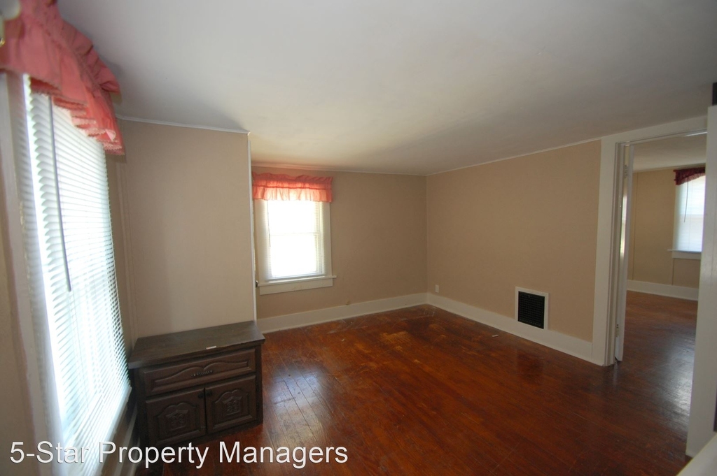 317 S Cottage Avenue - Photo 0