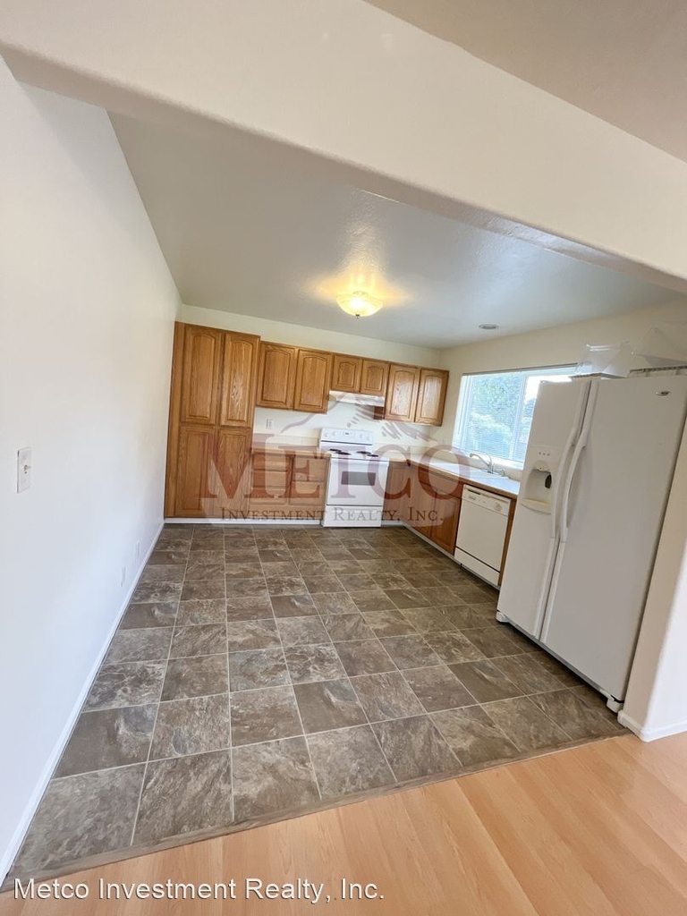 1230 Peever Street - Photo 10