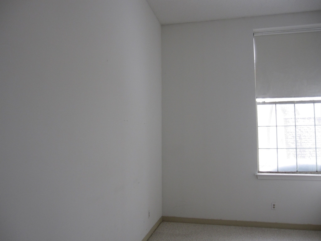 130 Beach St - Photo 10