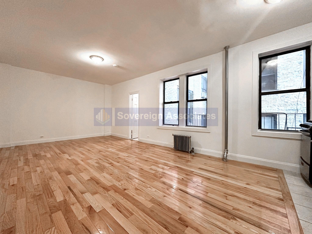 20 Magaw Place - Photo 1