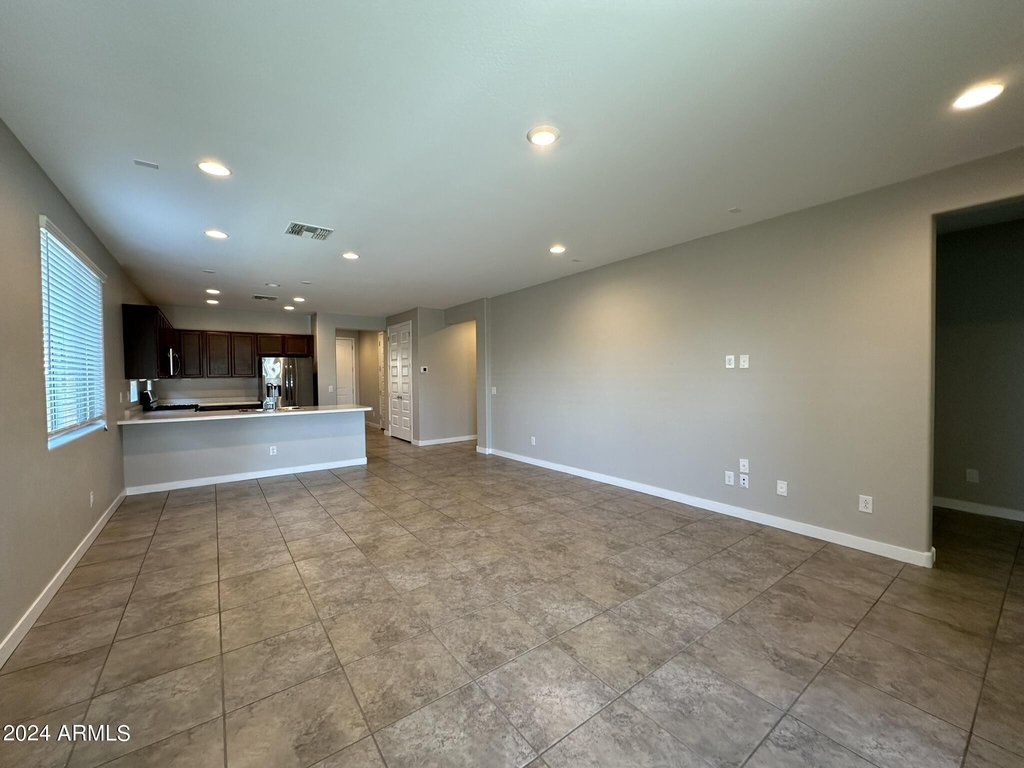 6325 W Raymond Street - Photo 11