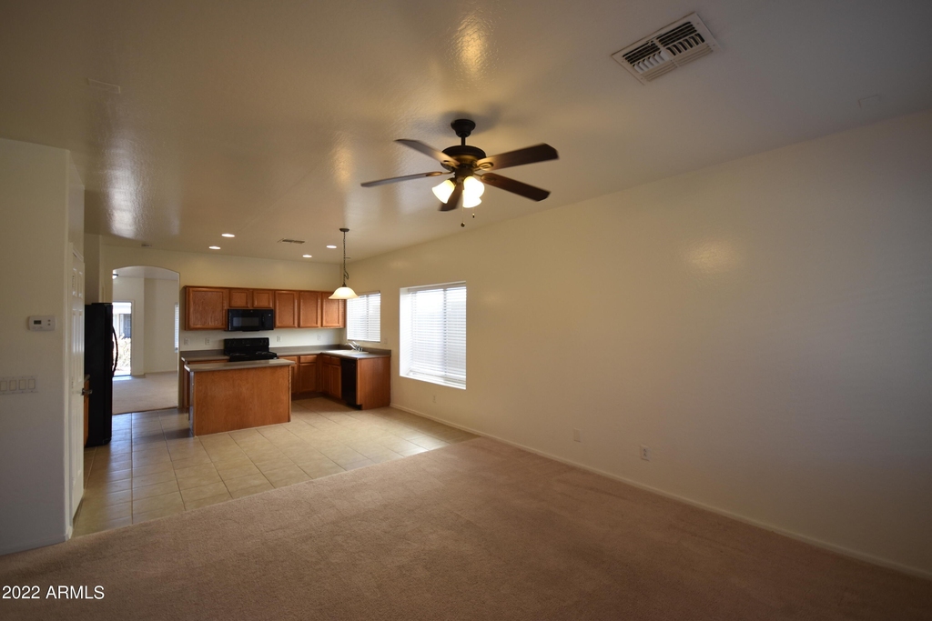 11633 W Jackson Street - Photo 22