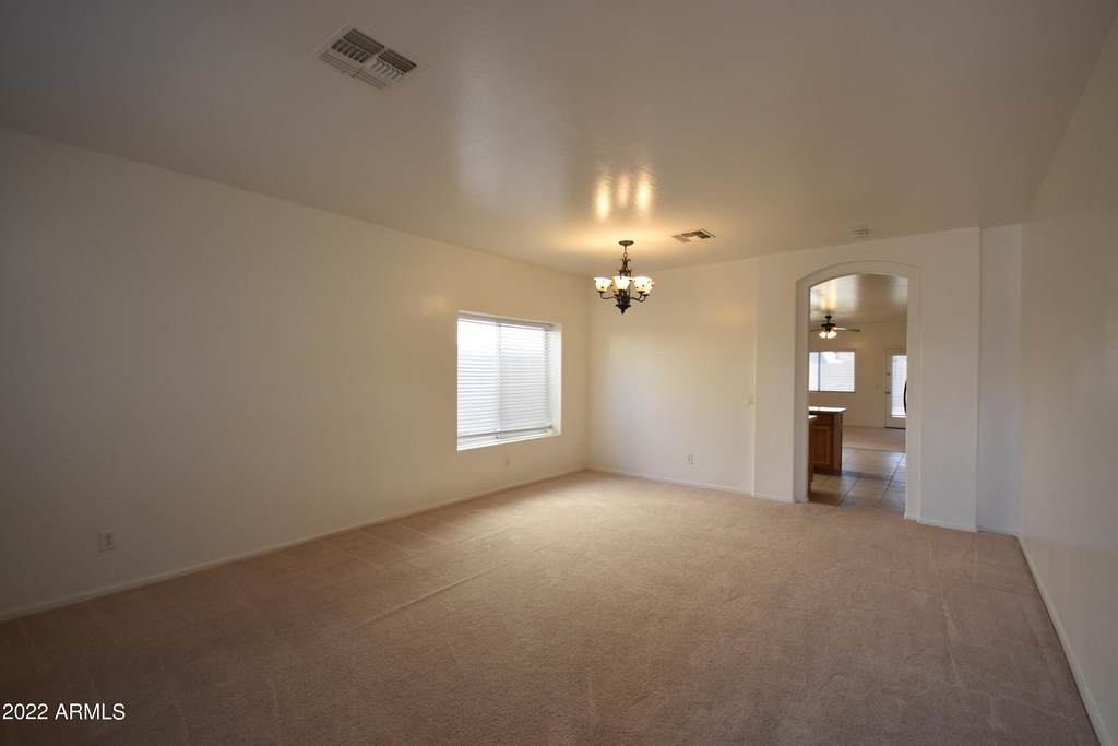 11633 W Jackson Street - Photo 7