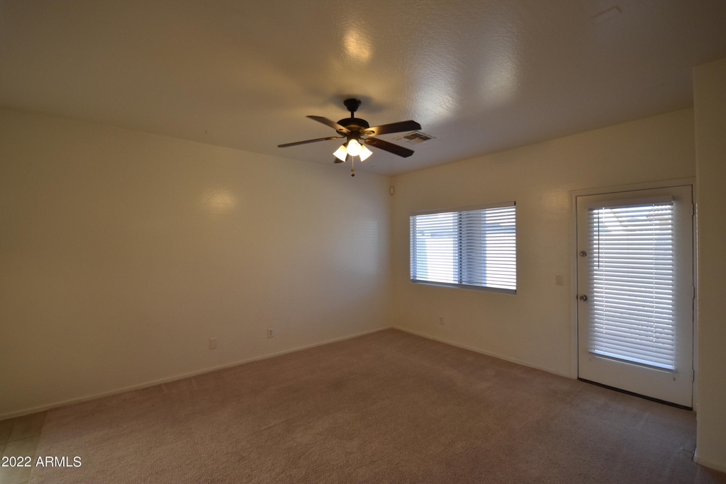 11633 W Jackson Street - Photo 21