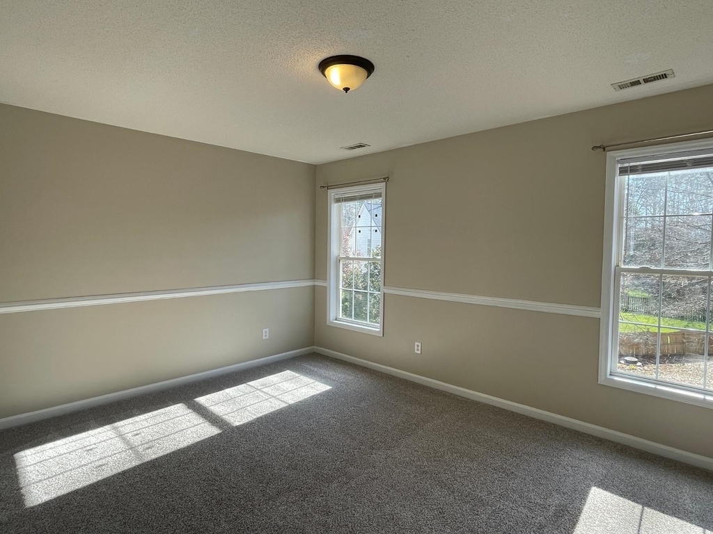 8605 Rosecliff Court - Photo 15