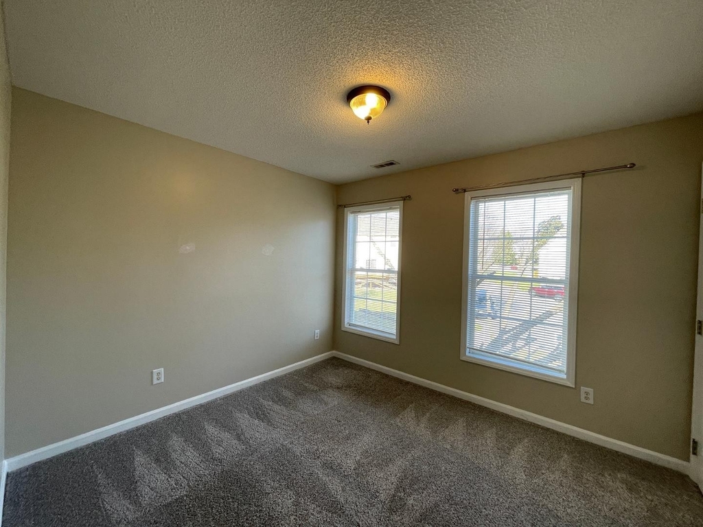 8605 Rosecliff Court - Photo 18