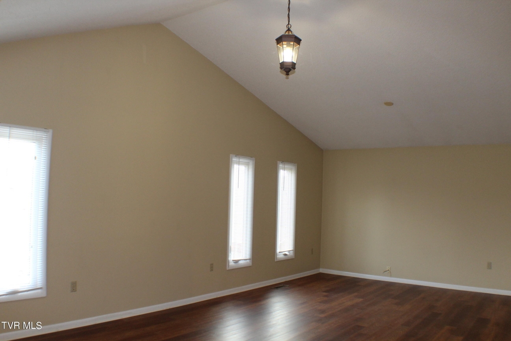 316 Ferndale Lane - Photo 9