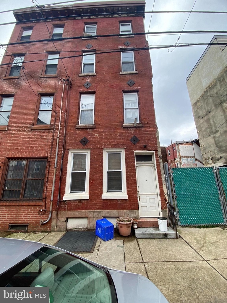 234 Brown Street - Photo 0