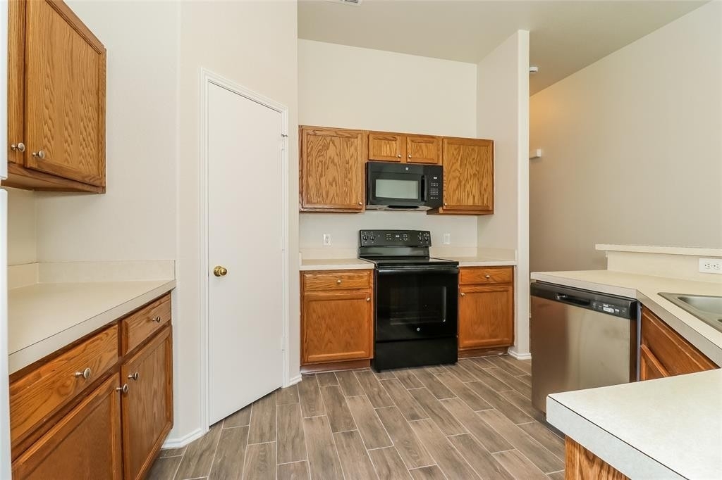 1005 Grand National Boulevard - Photo 4