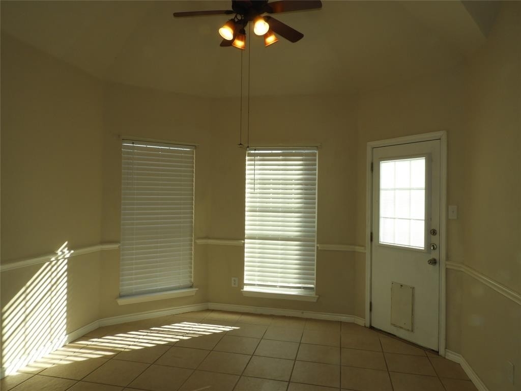 10439 Bancroft Lane - Photo 5