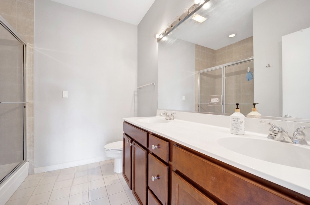 1111 W 15th Street - Photo 3