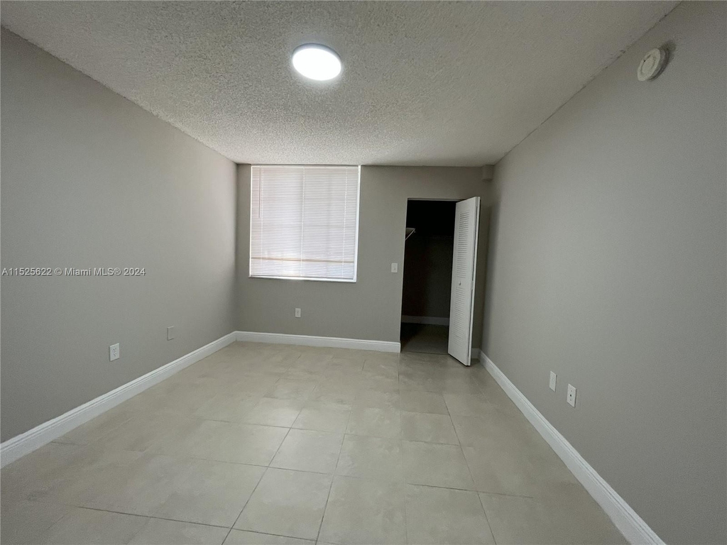 2061 Renaissance Blvd - Photo 35