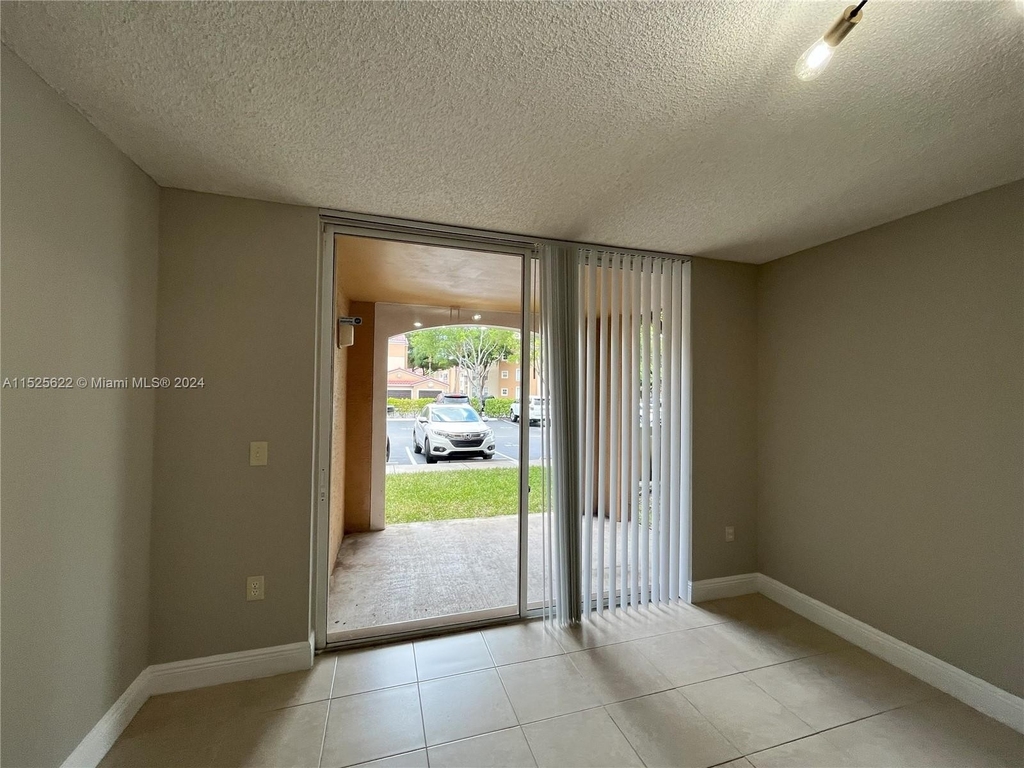 2061 Renaissance Blvd - Photo 44