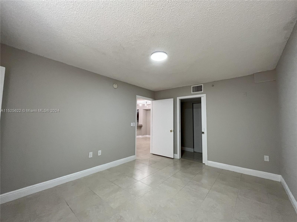 2061 Renaissance Blvd - Photo 36