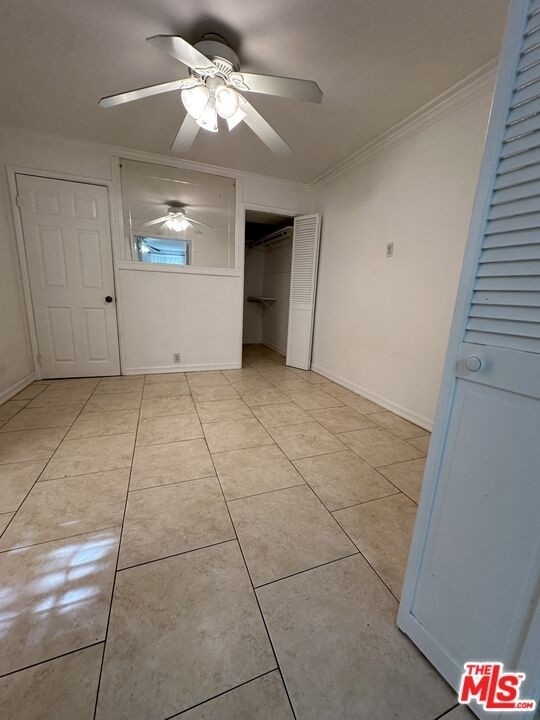 946 N Doheny Drive - Photo 12