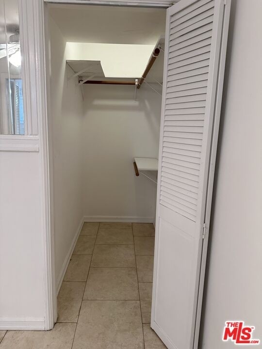 946 N Doheny Drive - Photo 15