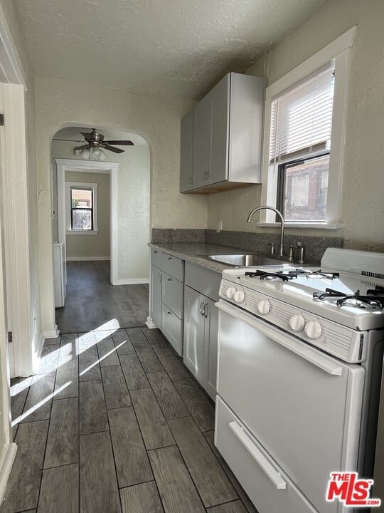 5023 Bakman Ave - Photo 11