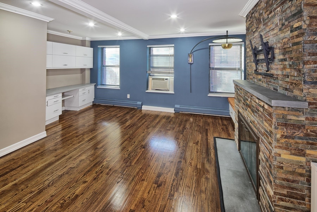 205 Park Ave - Photo 1