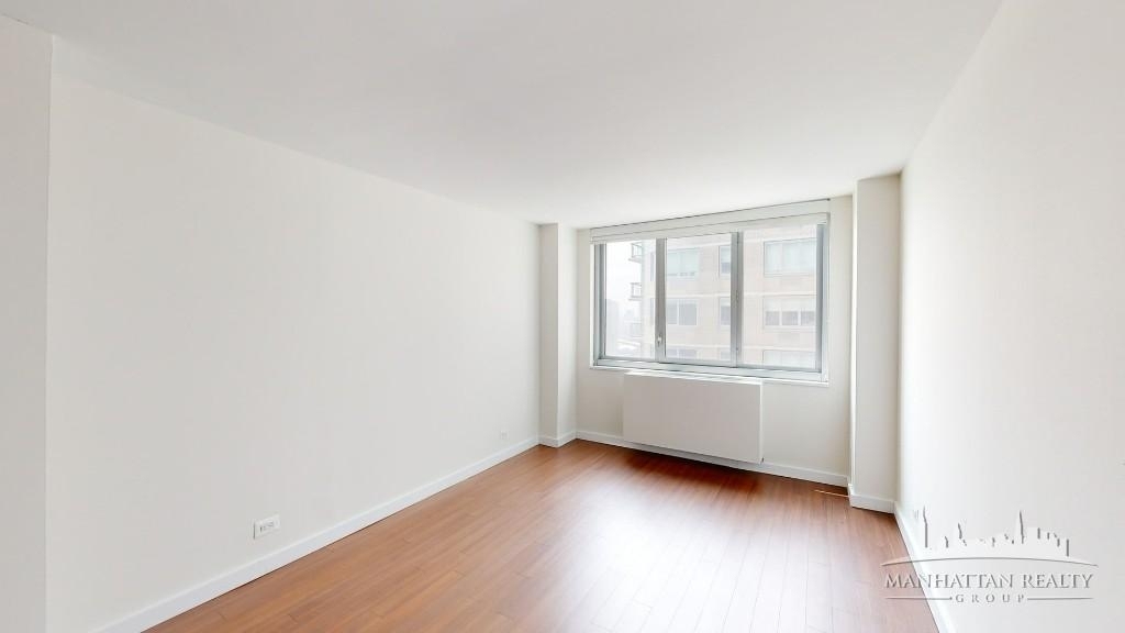 East 34th Street - Photo 2
