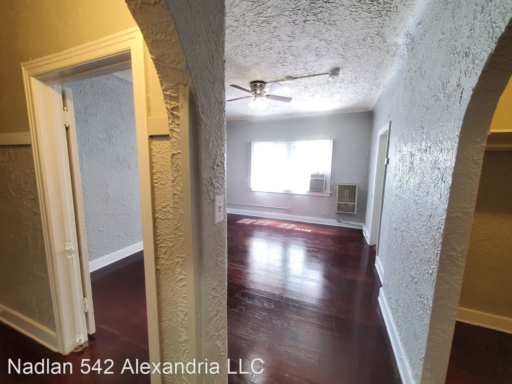 542 N. Alexandria - Photo 2