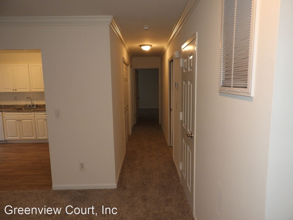 Greenview Court - Photo 2