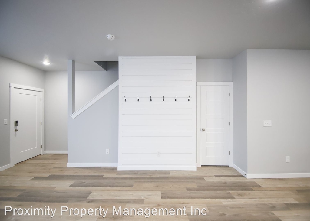 314 S. Baraya Way - Photo 2