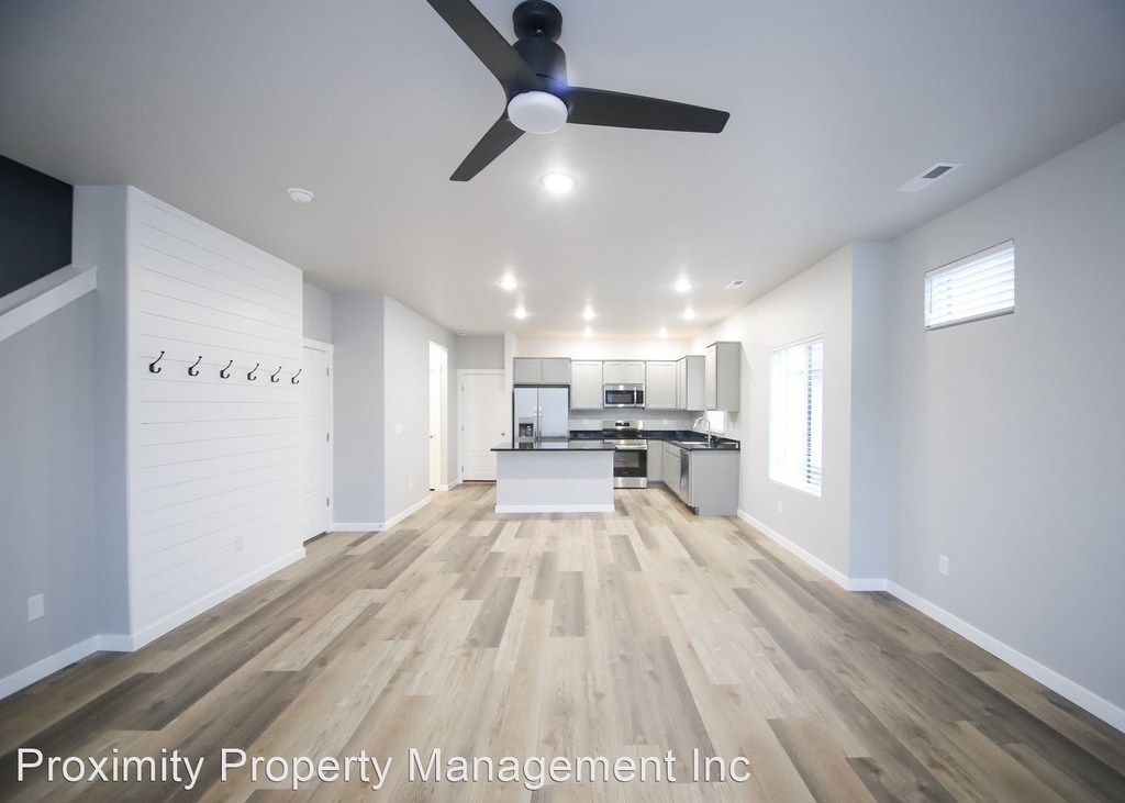 314 S. Baraya Way - Photo 1