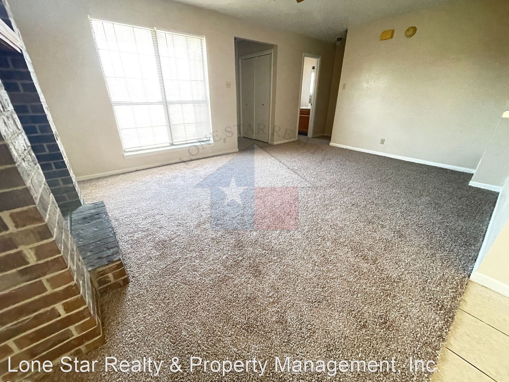 1701 Cedarview Cir - Photo 2