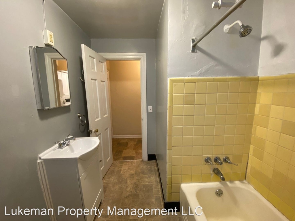 447 W Walnut St. - Photo 6