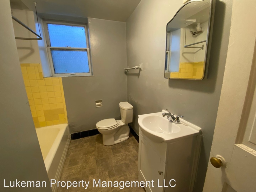 447 W Walnut St. - Photo 5