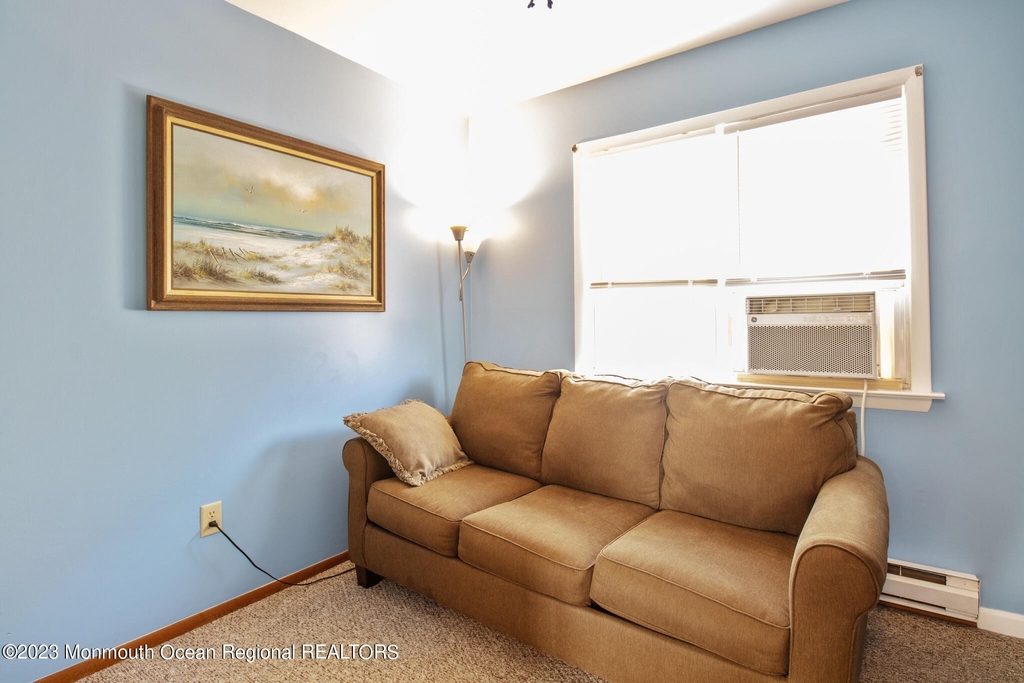 34 E Beach Way - Photo 17