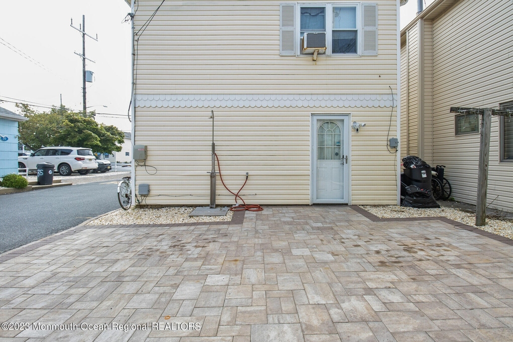 34 E Beach Way - Photo 27