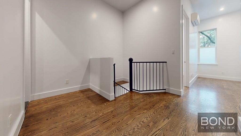 109 Roebling St - Photo 10