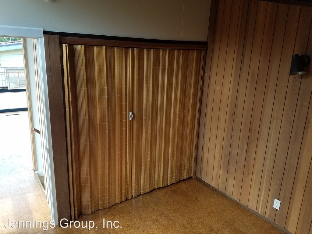 2497 Mission Ave - Photo 5