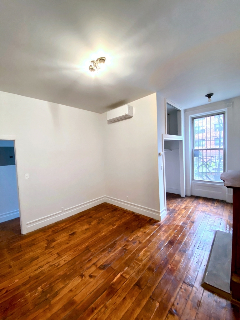 333 Hart Street - Photo 4