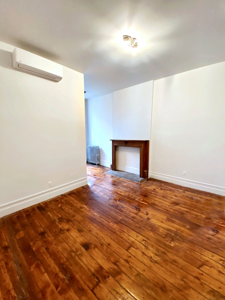 333 Hart Street - Photo 3