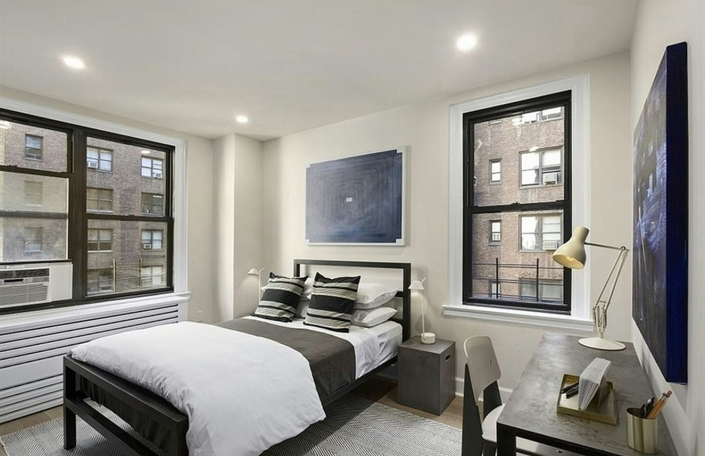 160 East 48th Street - Photo 2