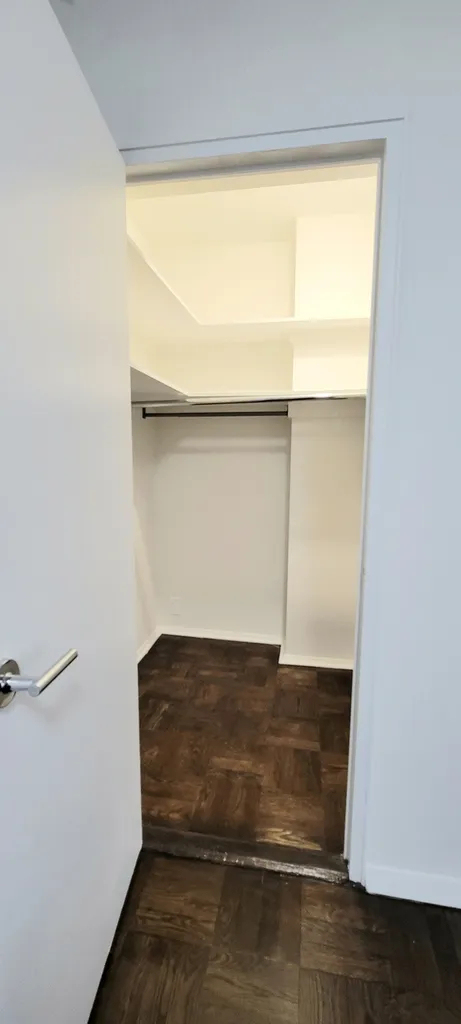20 Beekman Place, 2C - Photo 12