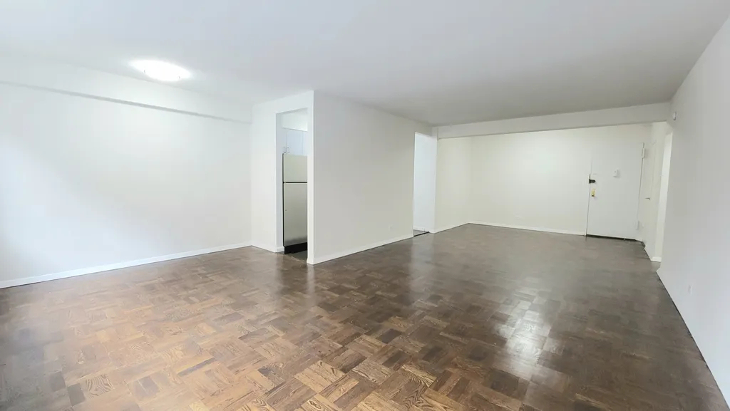 20 Beekman Place, 2C - Photo 7