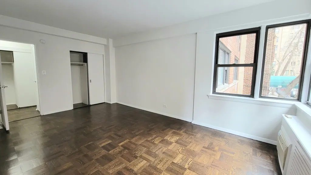 20 Beekman Place, 2C - Photo 10